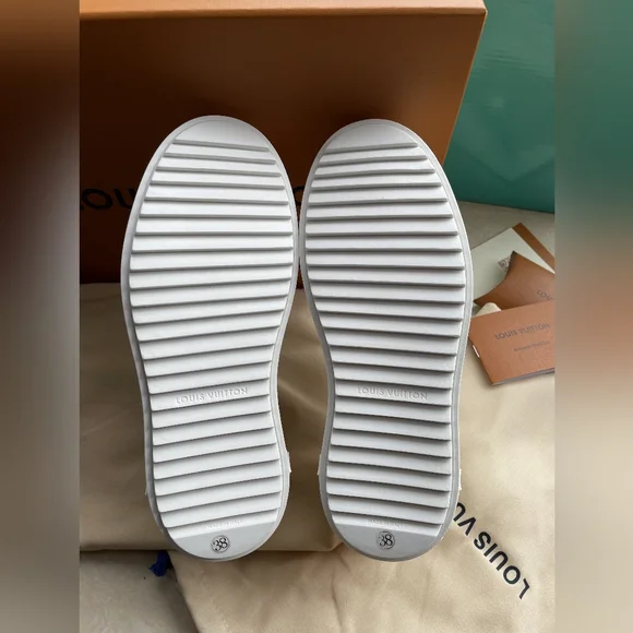 Louis Vuitton Time Out Sneakers - Picture 7 of 13